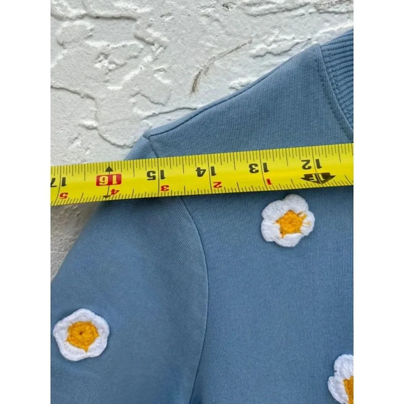 Zara Womens Short Sleeve Crew Neck Embroidered Daisy Flowers T Shirt Blue Sz M - Picture 5 of 12